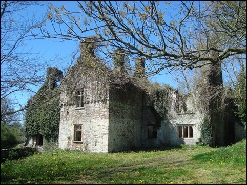 3.13/ Pembrey Court Farm. Early 16thC Tudor manor house allegedly visited by Oliver Cromwell. Carmarthenshire's largest surviving pre-Renaissance house. Now a shell. However, the walls are structurally sound and the house would lend itself to restoration easily. Still waiting.