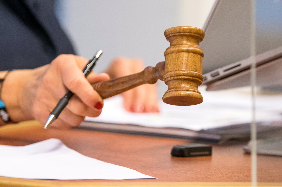 GoldmannPR's tweet photo. Gestern gabs ein Rekord-Ergebnis beim Neumeister Kunstauktionshaus ⚖️💥
Das Münchner Auktionshaus erzielte mit 698.500 Euro für Carl Spitzwegs Justitia das beste Auktions-Ergebnis seit 15 Jahren für den Künstler. https://t.co/99BtfIN2RX