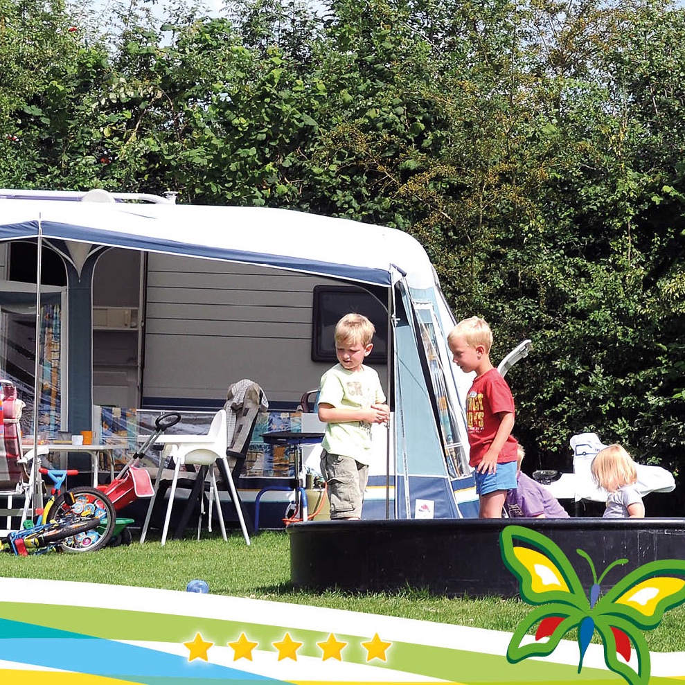 SEIZOENSPLAATSEN We hebben nog enkele seizoensplaatsen beschikbaar. U kunt uw caravan direct plaatsen! Ons vakantiepark is een maand langer dan gebruikelijk geopend. Bel en vraag naar de mogelijkheden! 0541 351670 depapillon.nl