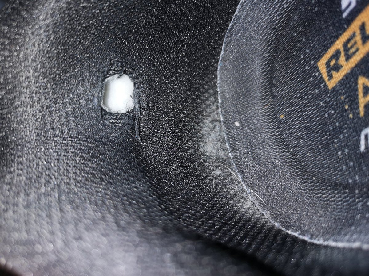 stuartlatham's tweet photo. @SKECHERS_UK
I bought a pair of your shoes about 3 weeks ago and as you can see by the pictures the backs inside have a hole in.
I am not satisfied with the quality of these shoes and would like a replacement if possible.
Not impressed at all! https://t.co/H5zsrrJRqW