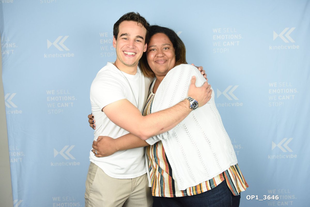 blackroses_0604's tweet image. This was my first con ever and I was super nervous &amp;amp; excited! I met some awesome people and this was one of the best experiences of my life. I flew from the US just to be there. Thanks @Kinetic_Vibe for the wonderful time ❤.

#ThrowbackThursday #ITAInstituteCon3