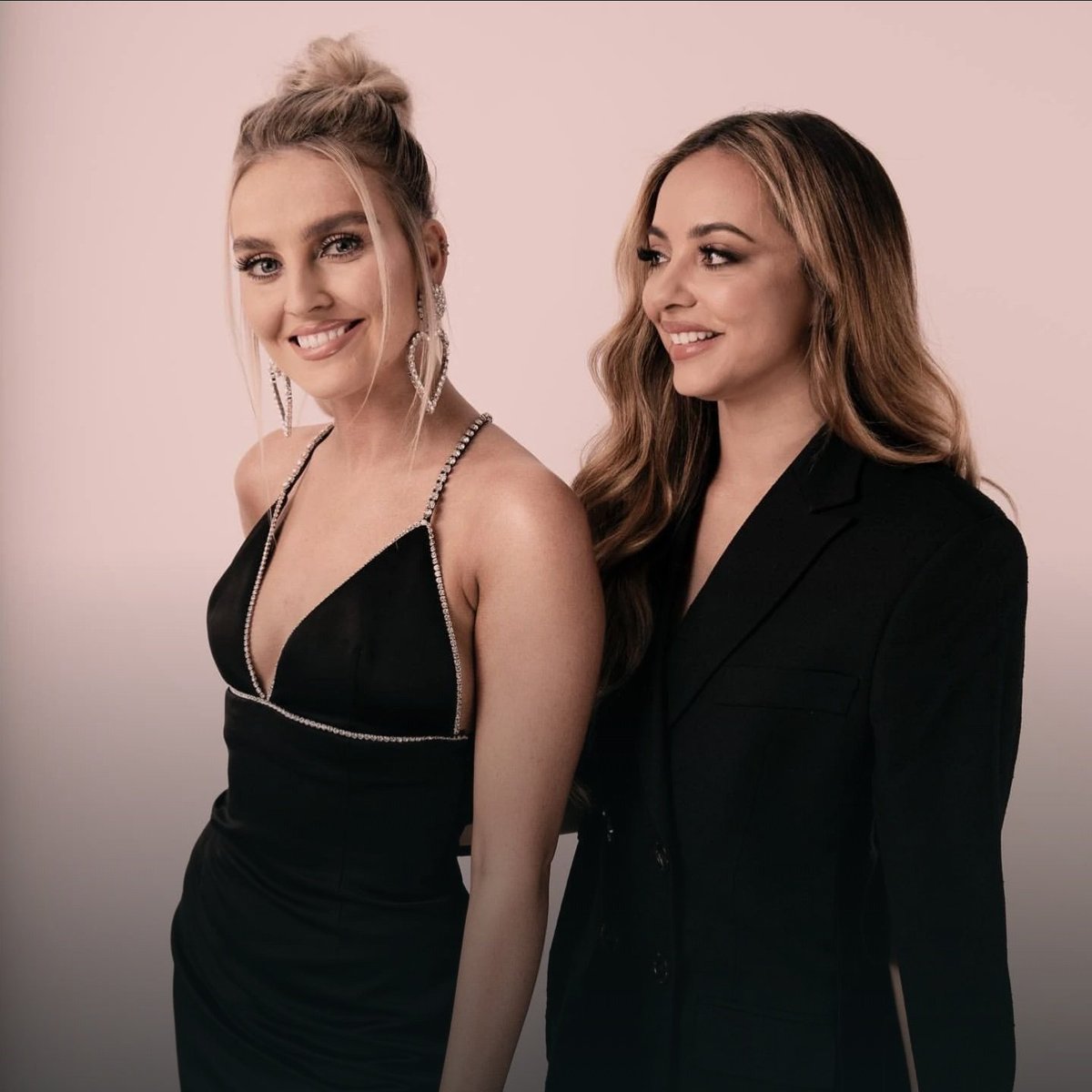 jerriesparkles's tweet photo. Okay, but surely I cannot be the only one having Jerrie withdrawal during this lockdown right? I mean I miss these moments so much.

@littlemix #jerrie

Joking aside, I do hope that everyone is doing alright and keeping safe. We will get through this together♥️. https://t.co/B5kgly2LOr