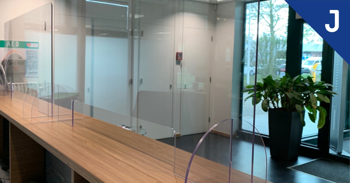 jetsign_nl's tweet photo. Bescherm uw klanten en personeel met een transparant plexiglas kuchscherm. 🦠 Voor op de balie van uw receptie of winkel, in ieder gewenst formaat.
▶️ Neem contact op voor meer informatie, mail naar info@jetsign.nl of bel 0252-535909.
https://t.co/I3DPQmWIdt #coronamaatregelen https://t.co/Y5VoygH6lB