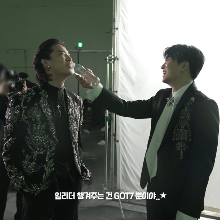 cnvsdef's tweet photo. hits different when you remember jaebeom was the one who took care of youngjae when they debuted cause he was worried he was gonna fall behind by joining the group after just 7 months of training https://t.co/qtzcE6PKPo