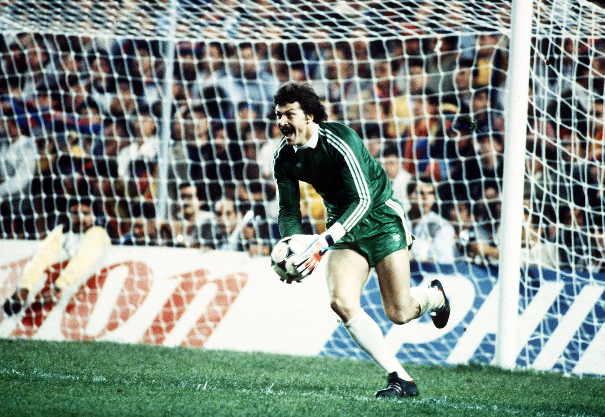 FIFA.com on Twitter: "❌ ❌ ❌ ❌ 🔙 #OnThisDay in 1986 Helmuth Duckadam saved all 4 @FCBarcelona penalties in the shootout as @FCSBEnglish won the European Cup final 🇷🇴🛡️… https://t.co/O9UqNmWogL"