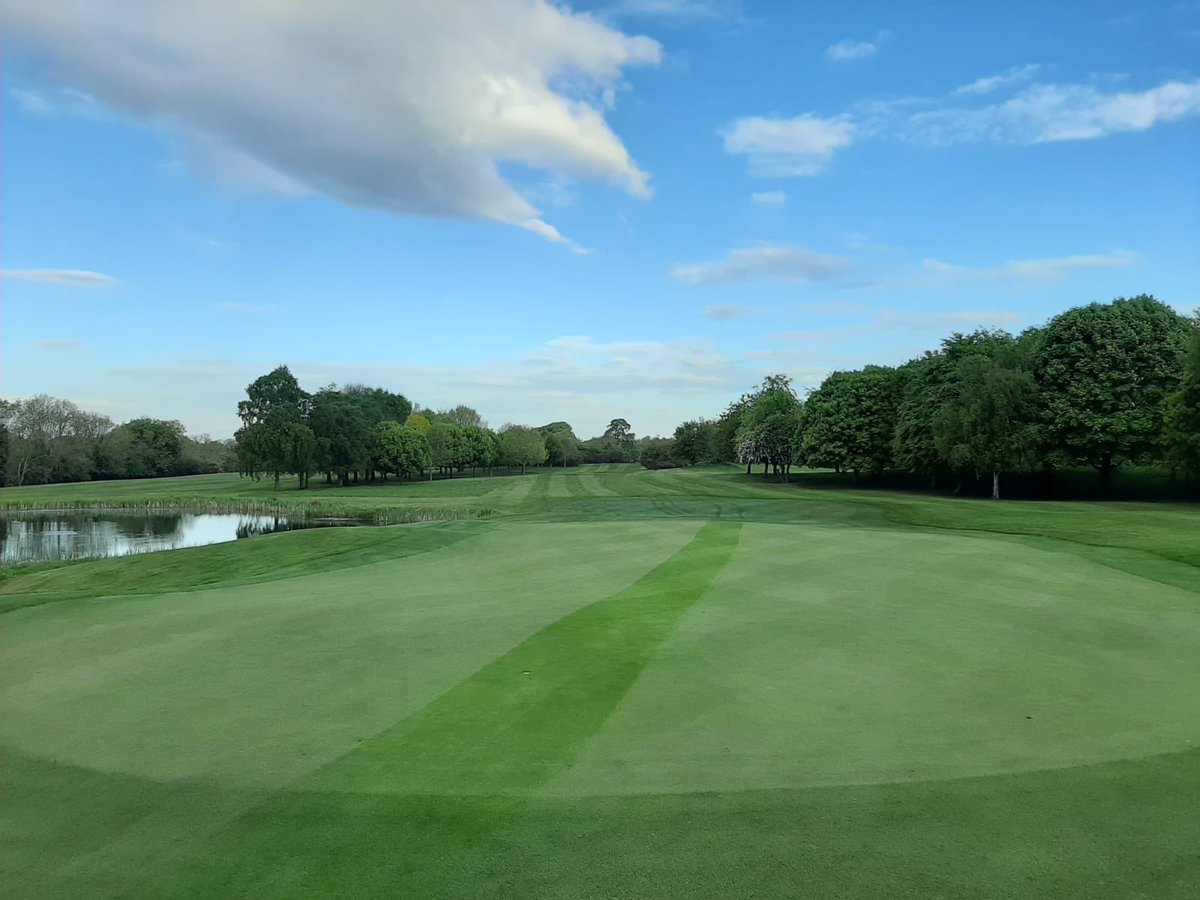 tjdargs's tweet photo. Light top-dressing today . #gettingitready https://t.co/m8qLLO5UFa