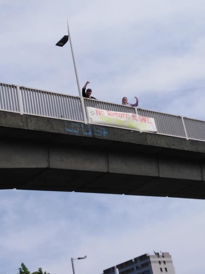 worker_group's tweet photo. Hulme Bridge Manchester.
#NoReturnUnsafe #FiveTests #DefendNHS #StayHomeSaveLives #PPENow #PeopleBeforeProfit https://t.co/GUQl5rWwZo