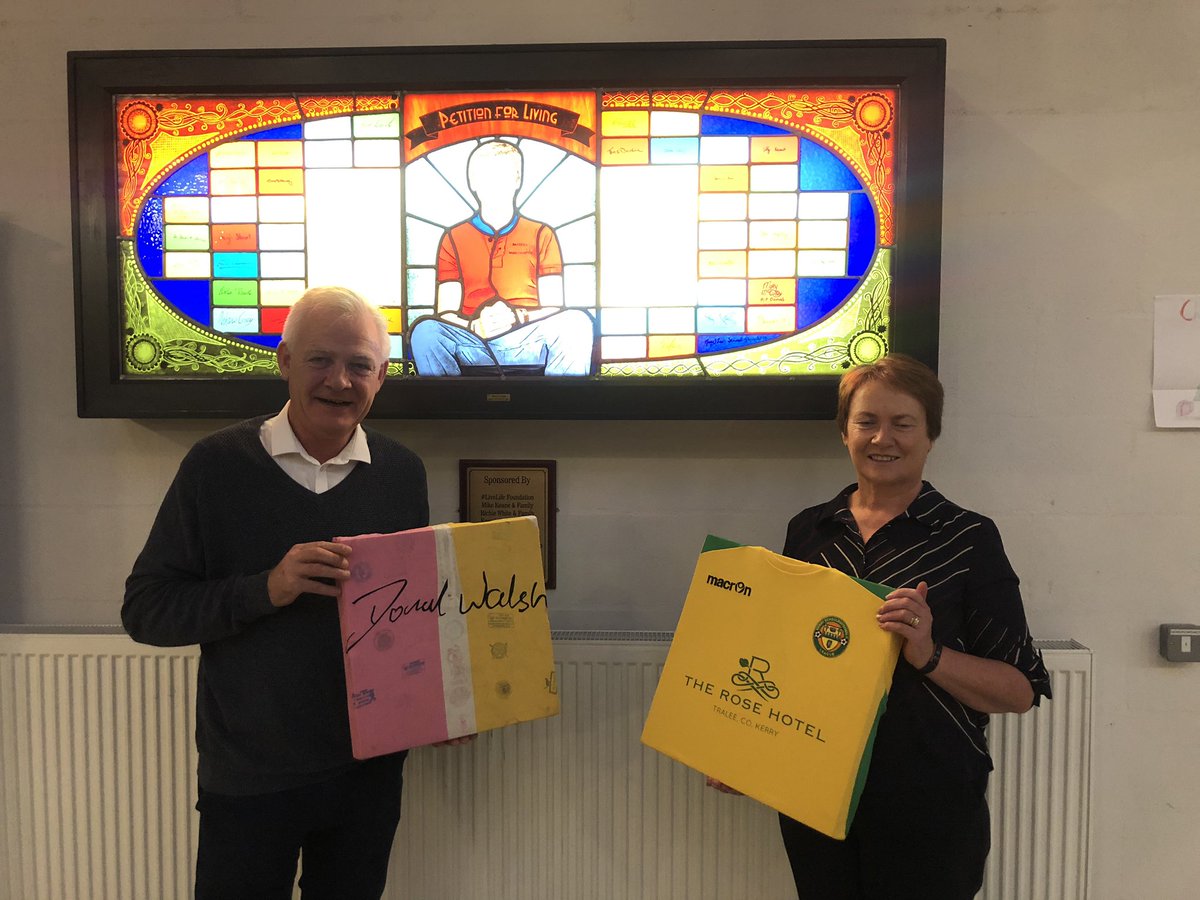 thegreencbs's tweet photo. Today our Transition Years should be @knockshrine celebrating the legacy and life of the great @Donal_Walsh_ @DonalLiveLife . In these challenging times we think and pray for all the young people who may find themselves anxious about life &amp; exams at present. @Fionnbar1 https://t.co/ypeexaBjaW