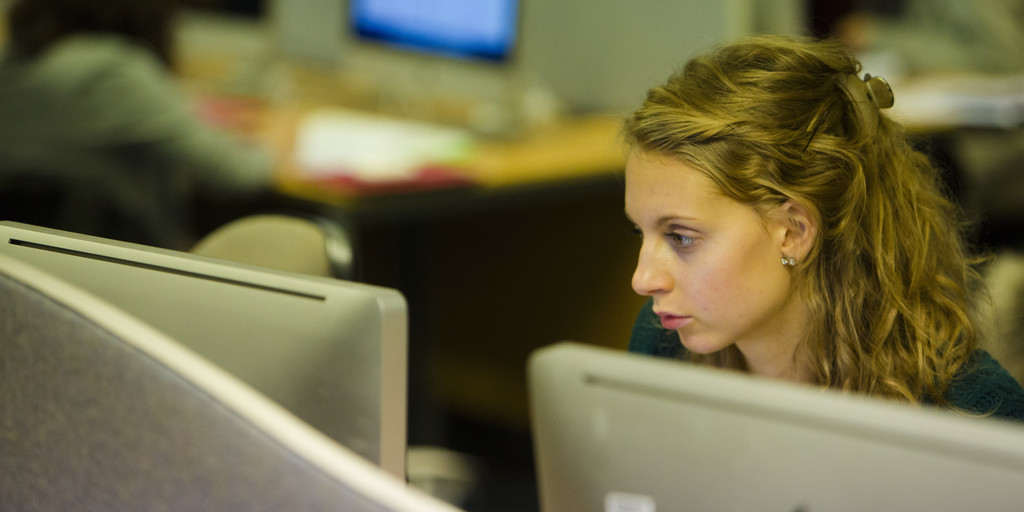 LancasterUni's tweet photo. Our Psychologists are giving a series of weekly online interactive talks on Tuesday evenings during the lockdown. The talks will explore contemporary areas of psychology and are open to all to join! @PsychologyLancs 🎧🧠
For more details 👉 https://t.co/xYNUjfagP5 https://t.co/5vc3h4GXEn