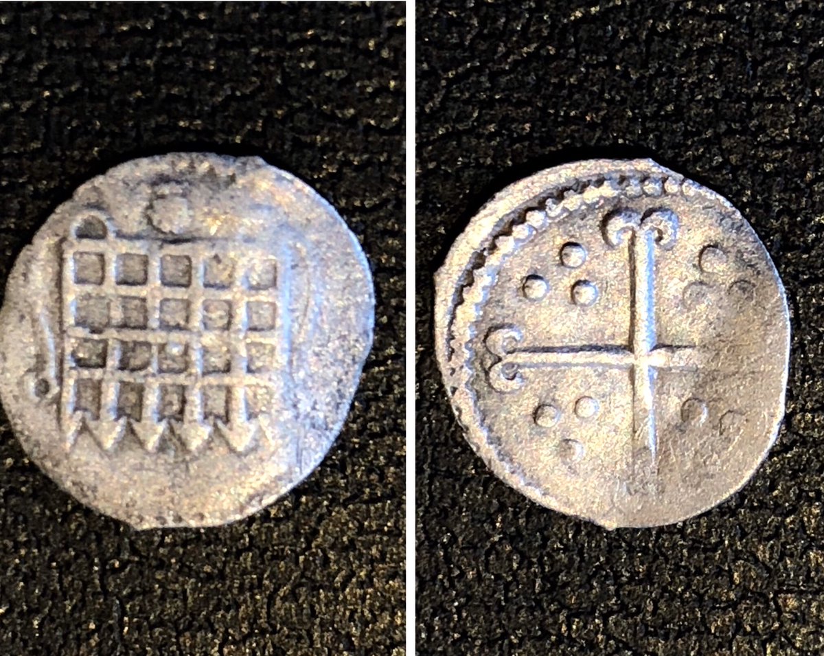 Ashenayahistory's tweet photo. I think this is most likely one of my favourite coin finds purely because of the intricate detail on such a small coin (10mm) and secondly that it still amazes me how I found it.. #ElizabethI Portcullis halfpenny #detecting #history #coins #etrac #minelab https://t.co/iol2voneT6