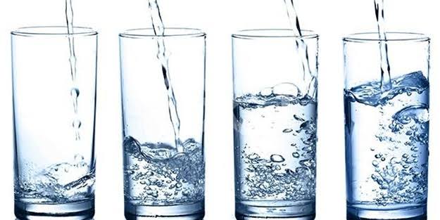 Bakın burası çok önemli, bardağa her zaman dolu tarafından bakmaya devam.
Dolar 8 olsun işi bırakır mıyım bırakmam çünkü daha 9 olmadı.(damat bey) 
#EkonomiyeSaldırı
#DolarTL
#Dolar