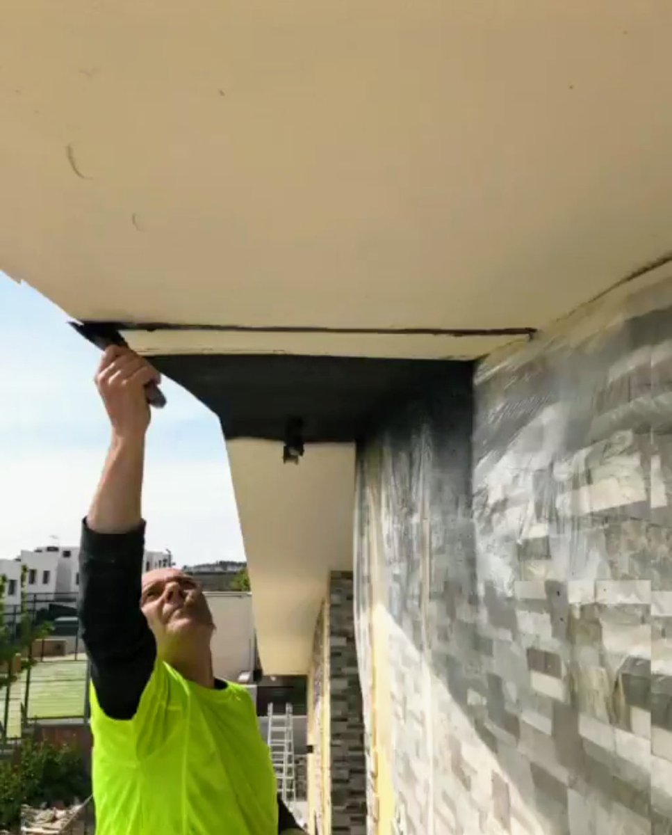 johnson_obra's tweet photo. Continuamos con aislamiento de exterior realizado con Corcho Proyectado Paymo, que te protege de la humedad, del frío y del ruido.
#aislamientoexterior #aislamiento #corchoproyectado #corchopaymo #corcho #juntospodemos https://t.co/ieaKU6Lac1