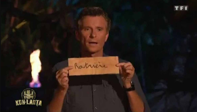 KohLanta_OOC's tweet photo. L'orthographe : *est inventée en 1895*

Les gens en 1894 : https://t.co/2Waeeh1Lqe