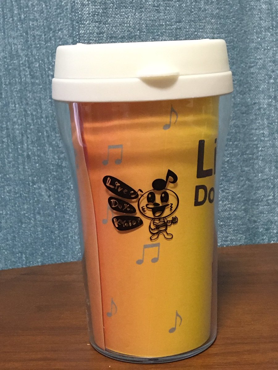 akihito1228's tweet photo. 今回のCFには繰り返し使えるエコカップ。デザインは新型コロナウィルスの退散を願って【予言の鳥】をキャラクターとしました。私達の活動へご支援をお願いします
https://t.co/t3kQtW6QMR…
#予言の鳥 #クラウドファンディング #ゆるキャラ #新キャラ
#doyoukyoto #ldyk https://t.co/vnYv6fkMjc