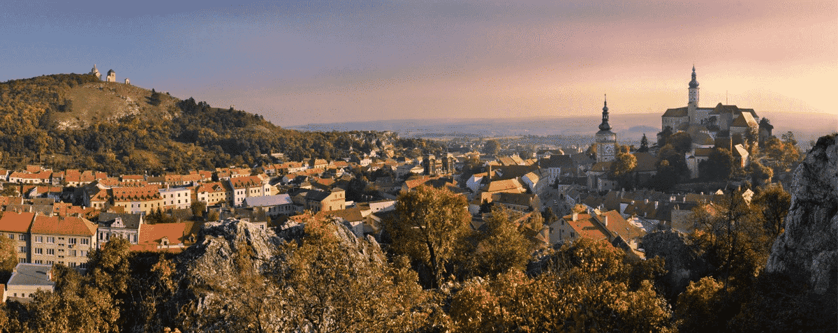 GrowPositivNews's tweet photo. This week CzechTourism and Budweiser Budvar are aiming to host the biggest virtual tourism party

https://t.co/T9N2LU7fl7 https://t.co/4UuW6Jh81j