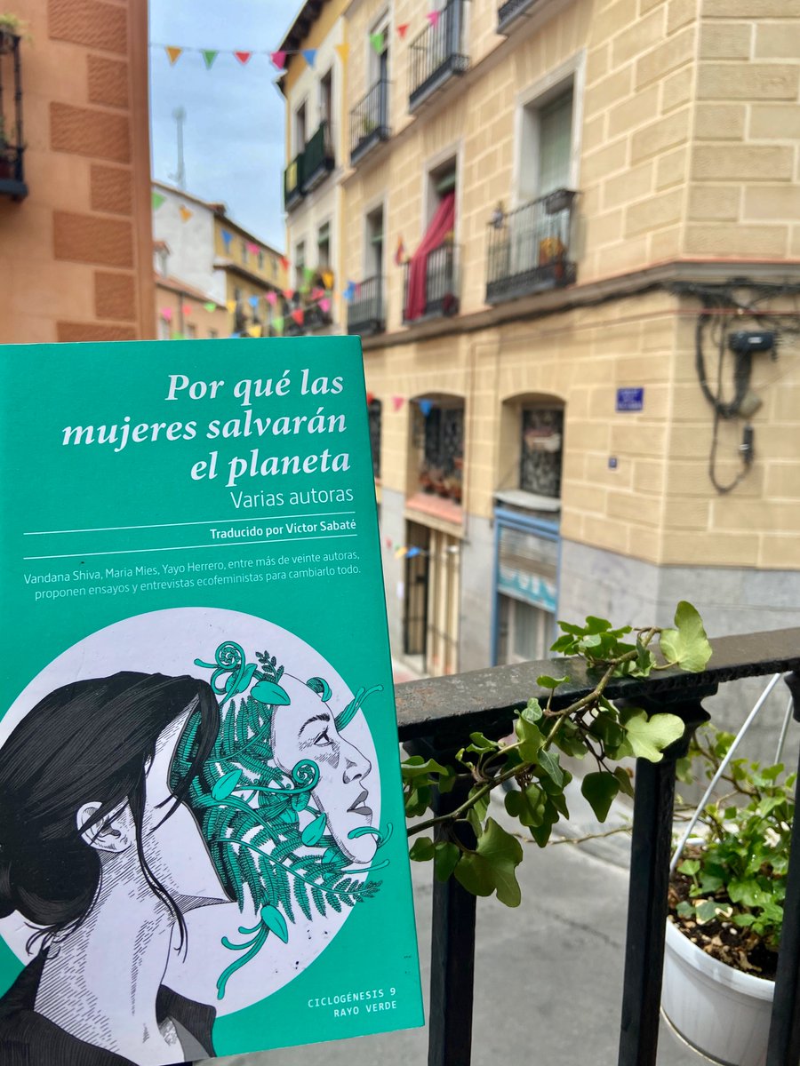 🌏📚En la próxima sesión (virtual) del Club de Lectura #NaomiKlein contaremos con @yayo_herrero, antropóloga, activista ecofeminista y una de las autoras de Por qué las mujeres salvarán el planeta (2019, ed <a href="/Rayo_Verde/">Rayo Verde Editorial</a>) Será el 20 de mayo a las 19h aquí 👇🏽
meet.jit.si/ClubDeLecturaN…