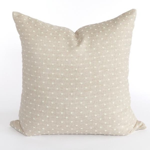 ShopShipSip's tweet photo. So good I had to share! Check out all the items I'm loving on @Poshmarkapp #poshmark #fashion #style #shopmycloset #cratebarrel #loft #none: https://t.co/PPqZSx37lA https://t.co/tFFMaVB3la