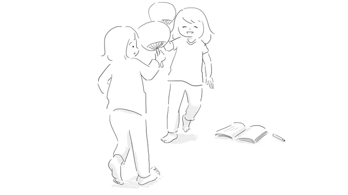 宿題をやってる娘が暑がってたからうちわであおいで、ついでに暇だから踊ってたら、ミラーモードになりましたと言って娘も踊りだした。 