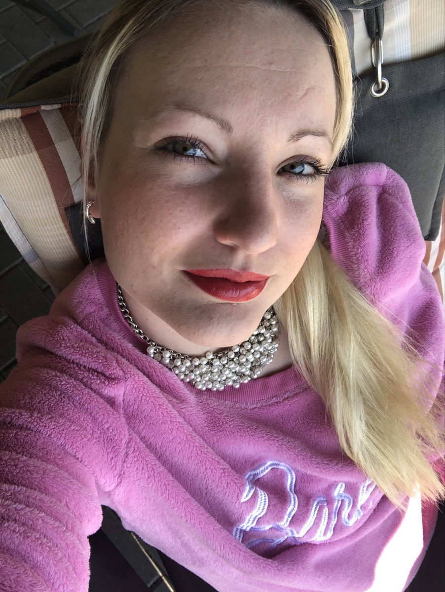 Noch kurz die Sonne genießen und dann werde ich mal online kommen . Und ihr so ? #sonne #gemütlich #blond #cam #online #Visit-x