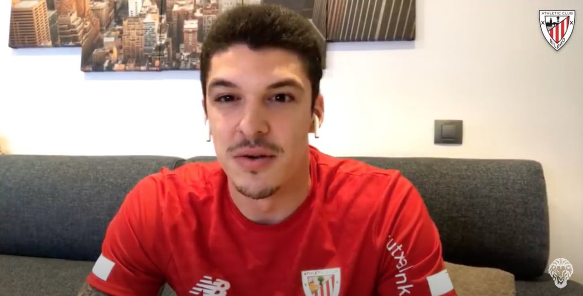 AnderCapa's tweet photo. Buen rato ayer con todos vosotros. Voy a defender estos colores hasta morir. Mis aitas me han inculcado desde pequeño el @AthleticClub 👉🏻 https://t.co/48OtdSj1db 🔴⚪️ 🦁 #AC2️⃣1️⃣ https://t.co/oIhNxdazIg