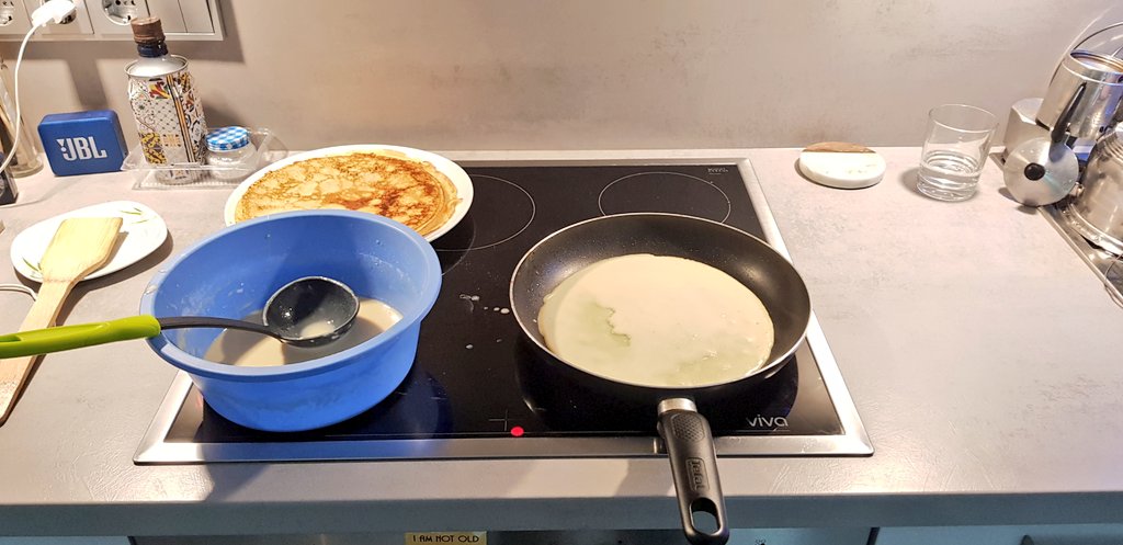 AfhRudi's tweet photo. 43 nap tengeri út után el nem tudom mondani, hogy milyen jó itthon lenni. 7. napja karanténban.
Kértek palcsit? https://t.co/NgJFYL5AZI