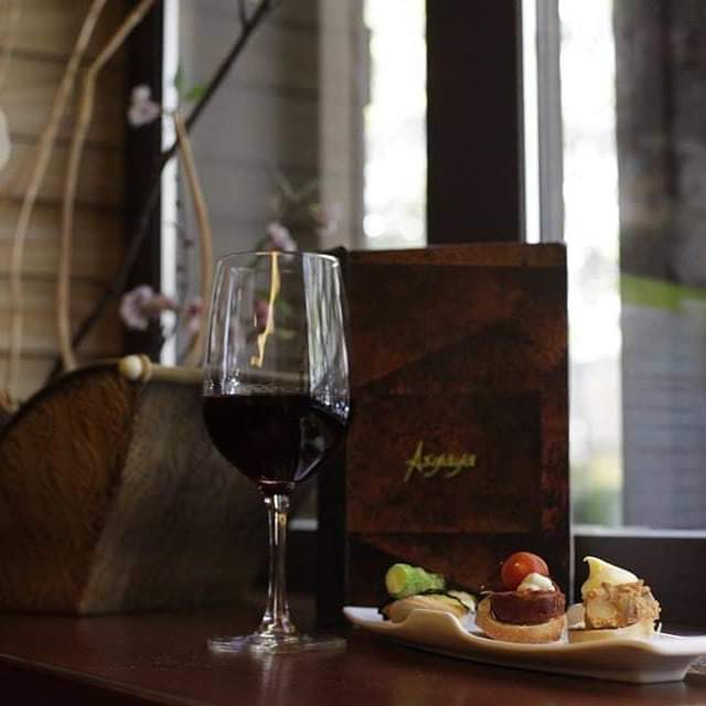 Rest_Asgaya's tweet photo. El vino y el pincho volverán a Doctor Fleming, 52. El momento aperitivo que tanto nos une.

#madrid #asturiano #vino #wine #chamartin #aperitivo https://t.co/jD0TOK4BQ0