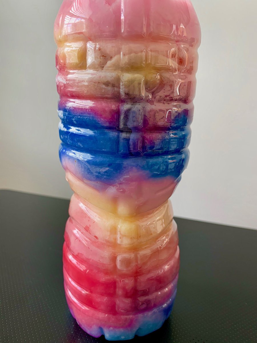 “When we practice mindfulness, our thoughts tune into what we're sensing in the present moment rather than worrying about the past or the future”. Here are some examples of how our students were expressing mindfulness in art. 🌞 🖼 🎨 🧘‍♀️<a href="/Caroline_HD/">Caroline H. Duggan</a> @LCatalano42 <a href="/DrJenFalcone/">Jen Falcone</a>