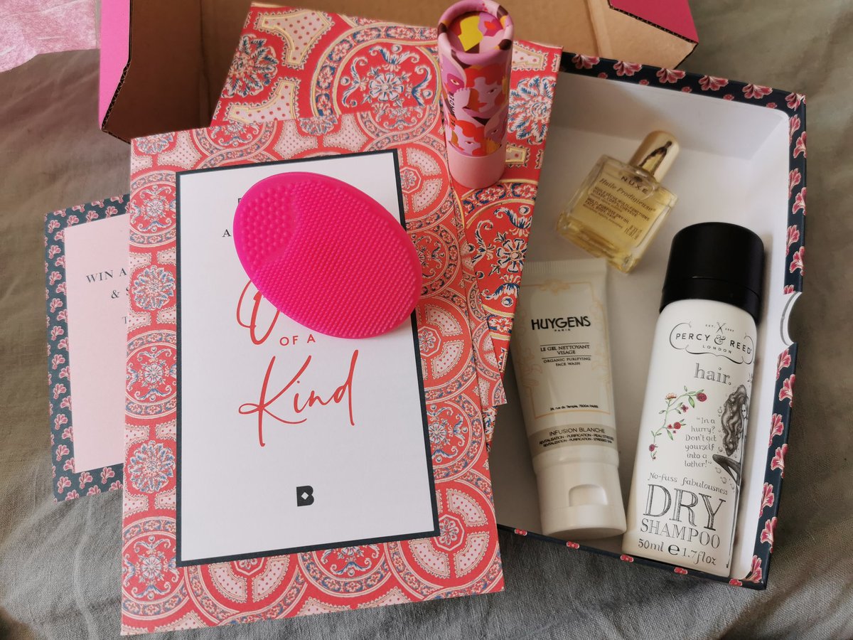 figgyfin2010's tweet photo. @BirchboxUK I've received Aprils Birchbox, my first, after a long wait! ...Totally worth it 😍  Thanks to your team working in difficult conditions to deliver this beautiful box of much needed treats! https://t.co/FemOXon1Bb
