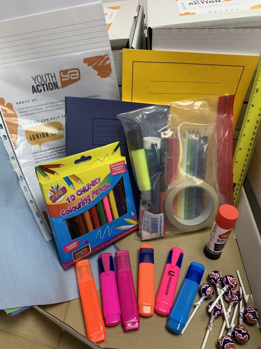 youthactionuk's tweet photo. The first of many #CreativeBox distributions to #ChildrenInNeed today we’re at @StSilas_Primary providing educational materials 2 families

@WestholmeSchool @CrosshillSchool @SDPMediaLtd @tauheedulboys @CidariEducation #COVID19 @Number10press #HPASolicitors #CardBoardBoxCompany https://t.co/zjitNKmjNB