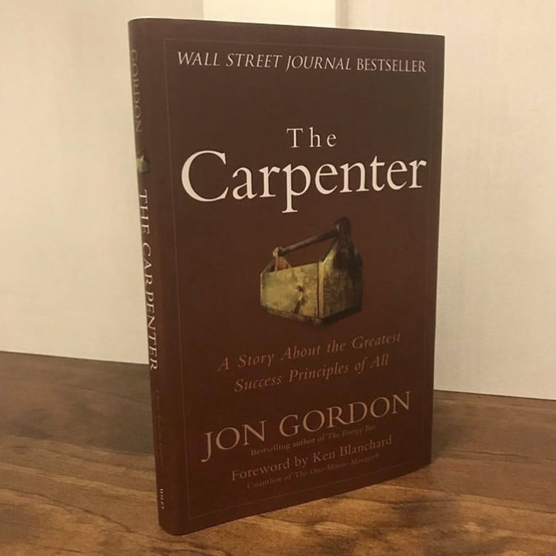 JonGordon11's tweet photo. A Positive Pledge you can say whenever challenges come your way and you aren’t feeling very positive.
⠀⠀⠀⠀⠀⠀⠀⠀⠀
📷 Pg 42 &amp; 43 from “The Carpenter” book 📖 https://t.co/iXw1DK1Rix