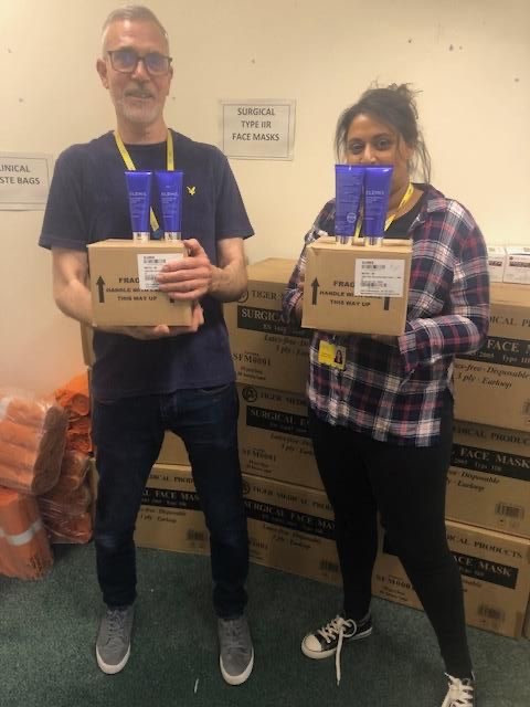 OxleasNHS's tweet photo. A big thank you to @LucyFrosdick at @Elemis for your kind and very thoughtful donation of hand creams for our staff. We can't thank you enough for your generosity. Receiving these has definitely lifted our spirits. https://t.co/t3XL70i00w