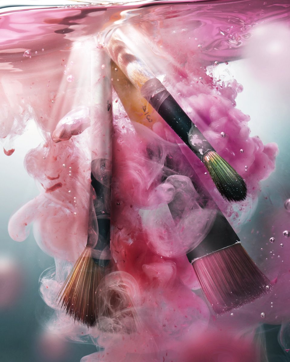 IanOliverWalsh's tweet photo. #WFH - 🎨 Started Painting a picture.ended up shooting the brushes instead!
#stilllife #productphotographer #productphotography #liquidphotography #paint #painting  #colour #art #artist #makeup #beauty #bubbles #water #commercial #artists #photographer #artdirection #artdirector https://t.co/EURpENflTw