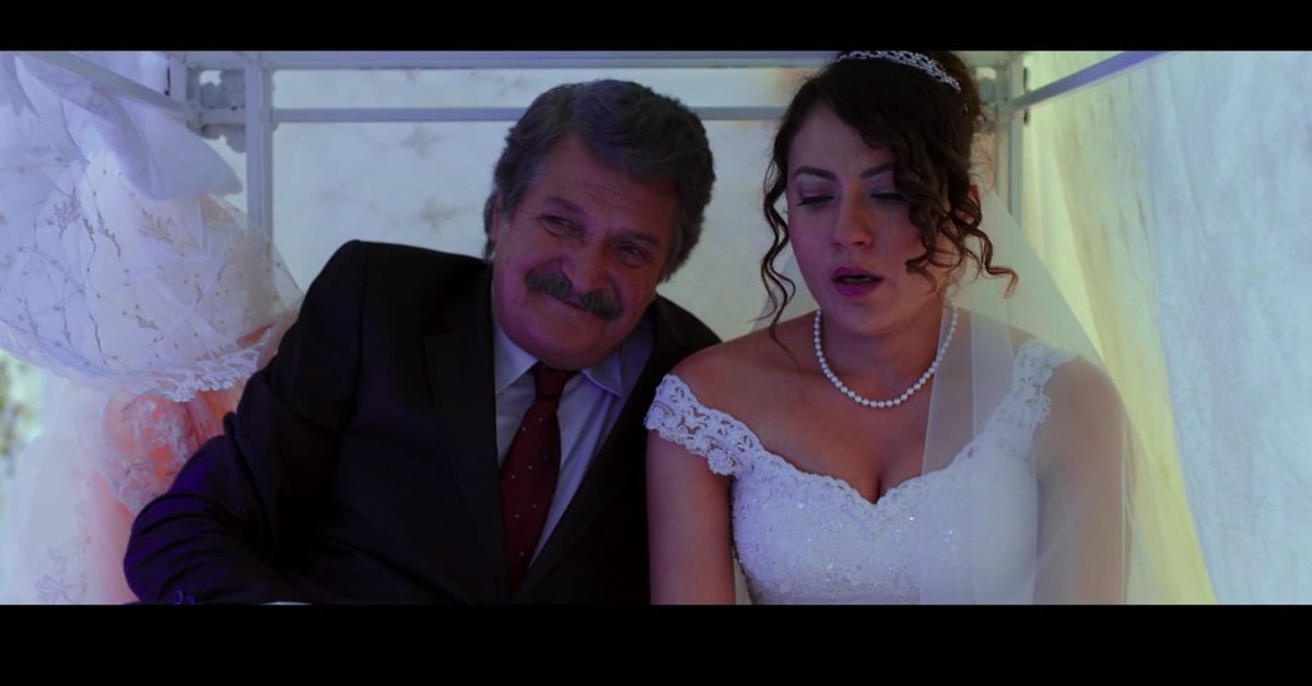 sevgilicisem's tweet photo. Esra, buradan kapıya 20 metre ya var ya yok. Bu da vazgeçmek için yeterli bir mesafe. Eğer istiyorsan kızım, seninle oraya kadar yürürüm.
#8saniye @EsraInal ❤️ https://t.co/xOcixUZH5W