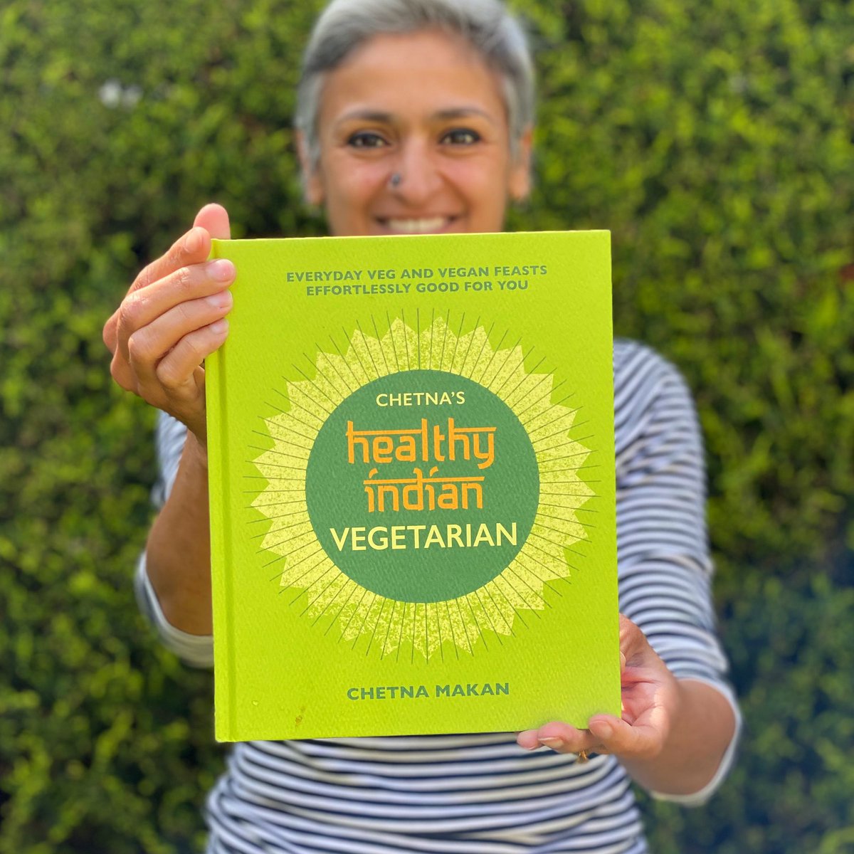 ‘Chetna’s Healthy Indian Vegetarian’ 5 weeks for this beauty to be out! I am excited &amp; also nervous in the current climate but I hope you will all enjoy this book as much as I enjoyed writing it #newbook #vegetarian #chetnashealthyindianveg PREORDER here- amazon.co.uk/Chetnas-Health…