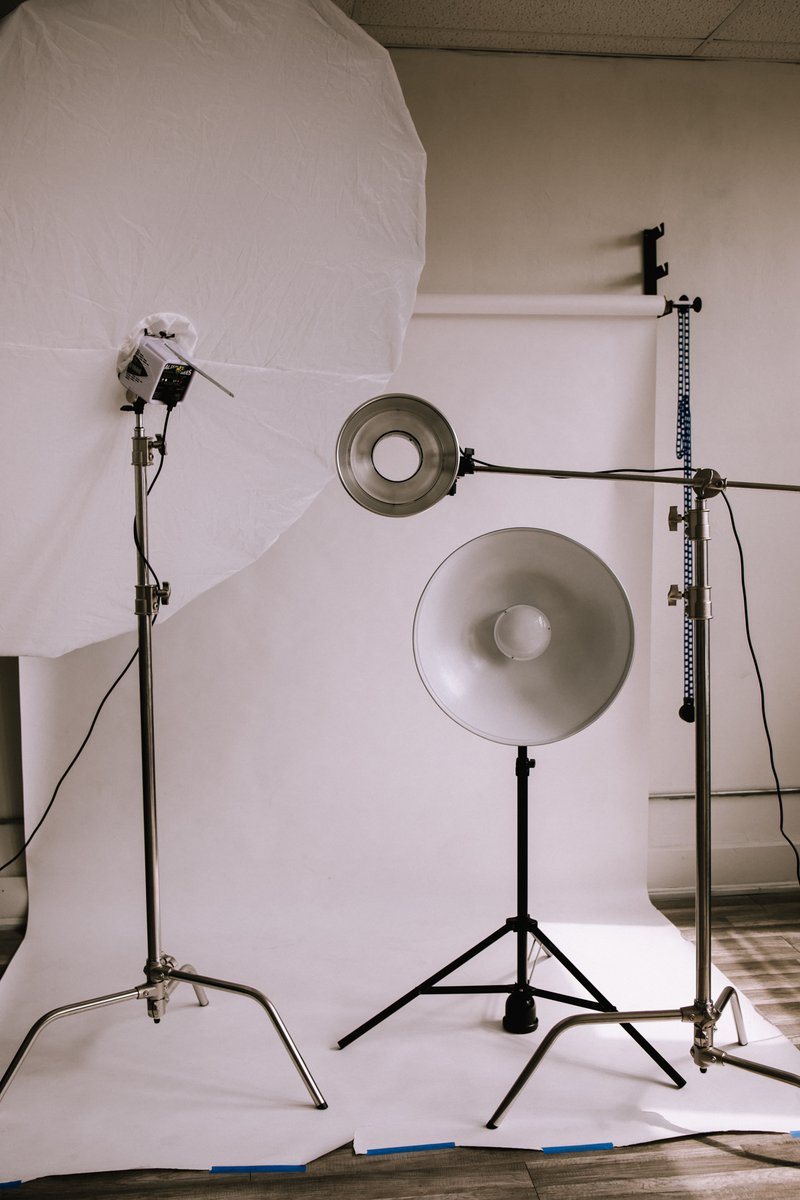 All of the lights for a great studio session. Only thing missing is you!
.
.
.
#pittsburghphotographer #pittsburghportraitphotographer #studio #ignitestudiospgh#shootmoreportraits #canon #canon_official