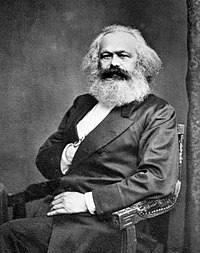 Karl Marx (1818 - 1883) de família humilde da Prussia, ateu fervoroso, e extremamente curioso sobre a origem da desigualdades e explorações presentes na sociedade humana, sendo responsável por propor o Socialismo científico junto com Engels.