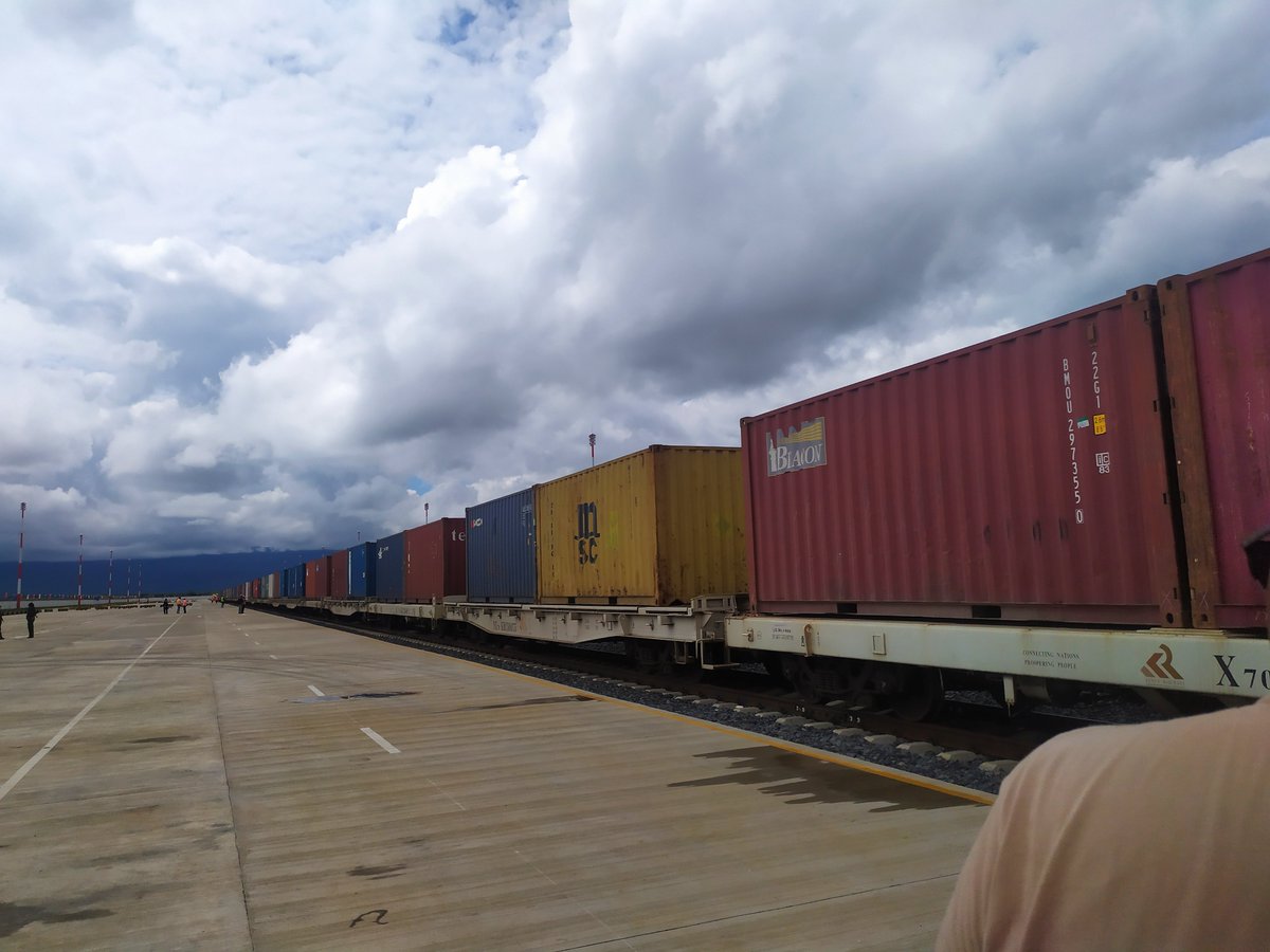 Transport CS Mr. James Macharia on an inspection tour of the Naivasha Inland Container Depot. The depot is a destination for Transit cargo destined for Uganda, Rwanda, South Sudan and Burundi.