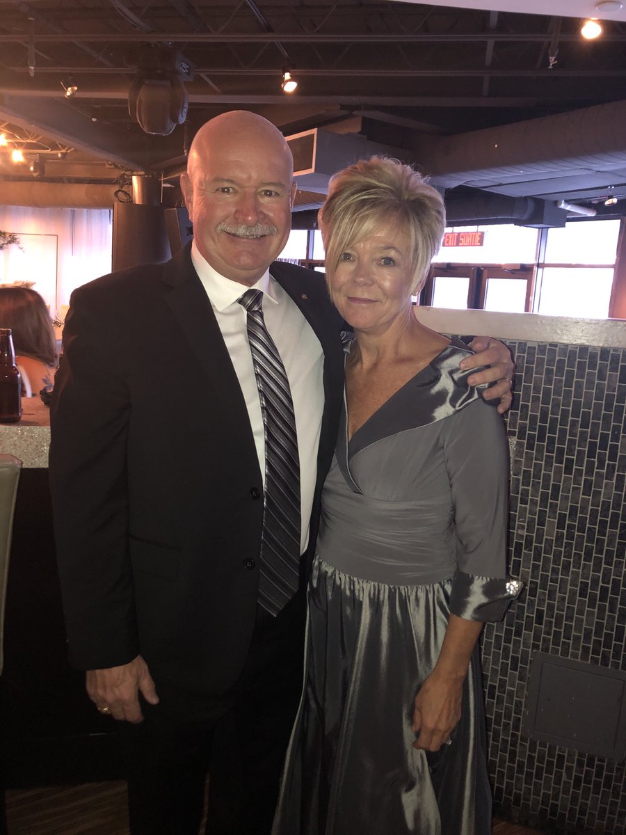 pcookrbci's tweet photo. Best friends since grade 7, husband &amp; wife for 38 years. So lucky to have this beautiful woman in my life. Happy Anniversary Karen! https://t.co/rf9LdIzedH