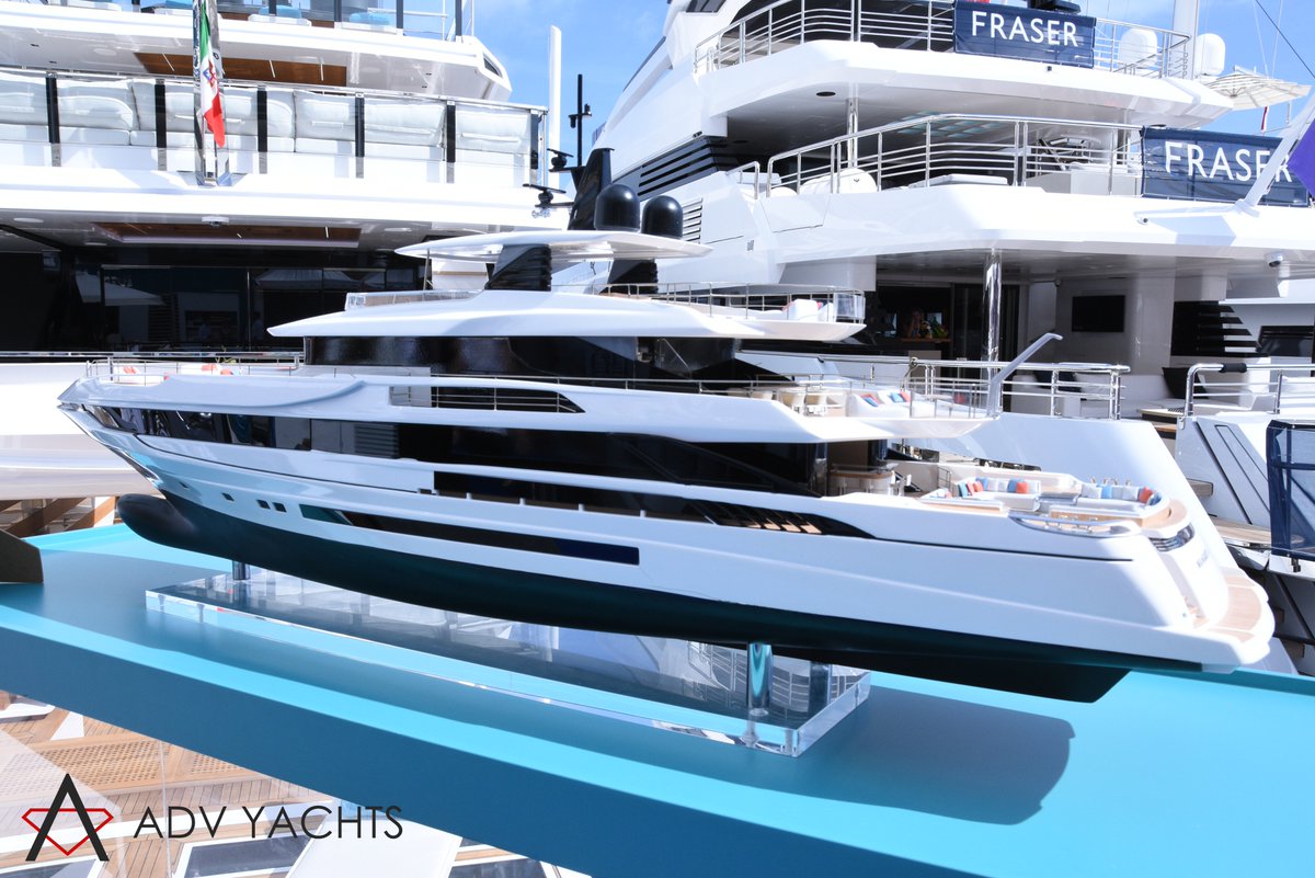 Beauty and the beast ⚓️
@adv_yachts  🇮🇩 - Your partner in dealing with boats
_______
#advyachts #newbuild #management #navalarchitect #yachtograph #monaco #montecarlo #yachts #maritime #yachtphotography #marineengineering #yachtphotographer #superyachts #mys2020 #mys