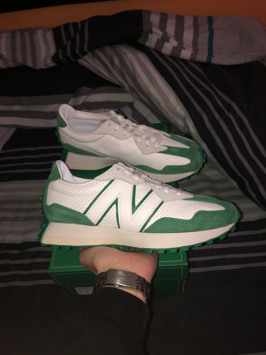 90. New Balance 327 Casablanca