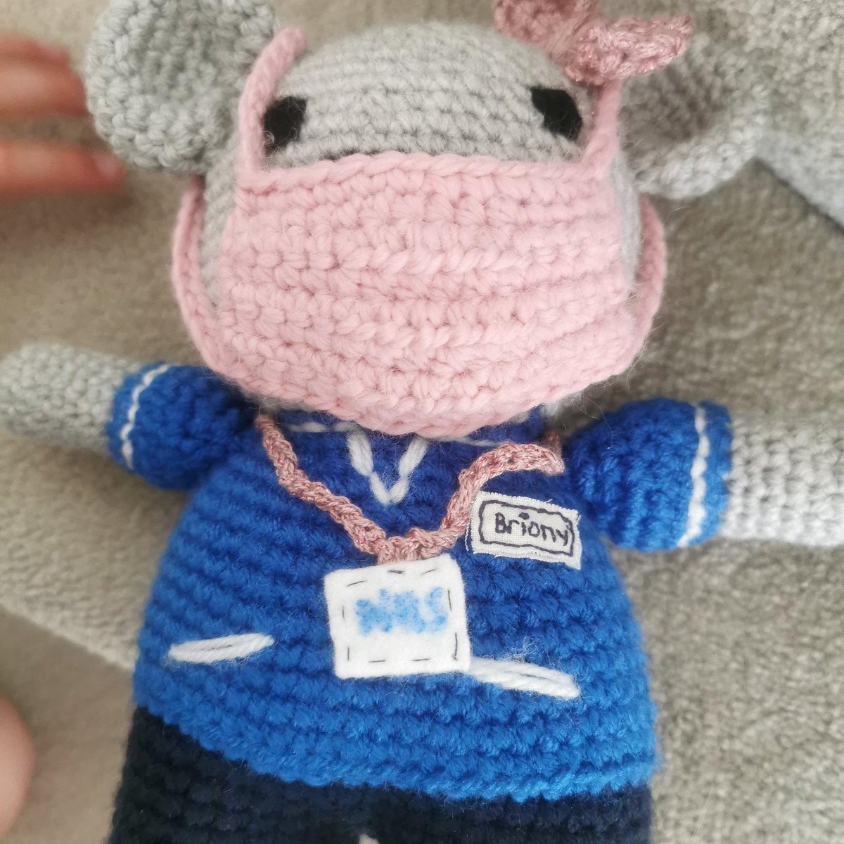 ShoutOutSwindon's tweet photo. SHOUT OUT π£ to my neighbour who has been knitting these lovely bears to help raise money for the NHS. β€οΈπ
#SOSwindon #NHS https://t.co/NtvaEn2Z8A