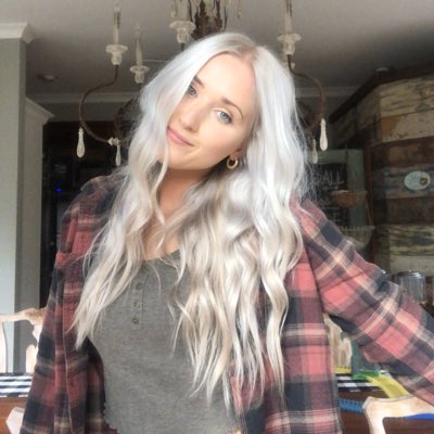 SavannahMcC_13's tweet photo. #NewProfilePic https://t.co/Wwrcm4AE8F