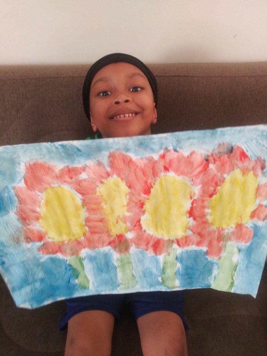 Ps112Q's tweet photo. A kindergarten student was ready to celebrate Cinco de Mayo and our pre-k students learned about plants. @MsImmello112Q @MsFasano112Q @Calborivera
@nycdistrict30 #hawkshighlights #D30highlights #remotelearning https://t.co/1Zq74uK1N7