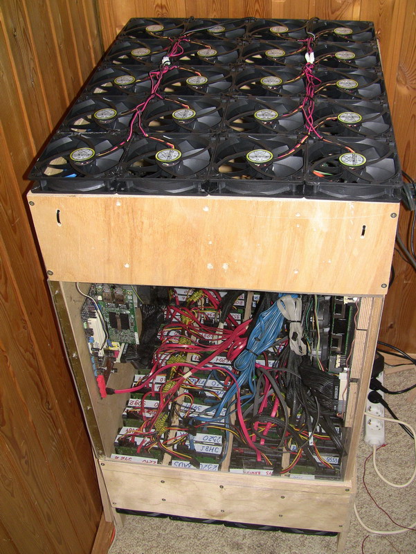 Самодельный компьютерный корпус. Деревянный компьютерный корпус. Поделки из hdd. Старый монитор от компьютера. Самодельный компьютерный корпус.