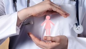 UfficioStampaF2's tweet photo. Il #Fatebenefratelli #IsolaTiberina 🏩, per essere ancora più vicino alle donne, ha attivato il nuovo servizio di videovisita senologica per chi ha sintomi che destano preoccupazione 

Prenota la tua videovisita⤵️ 
https://t.co/Ceuti1SuuC https://t.co/x5WhCJwMxi