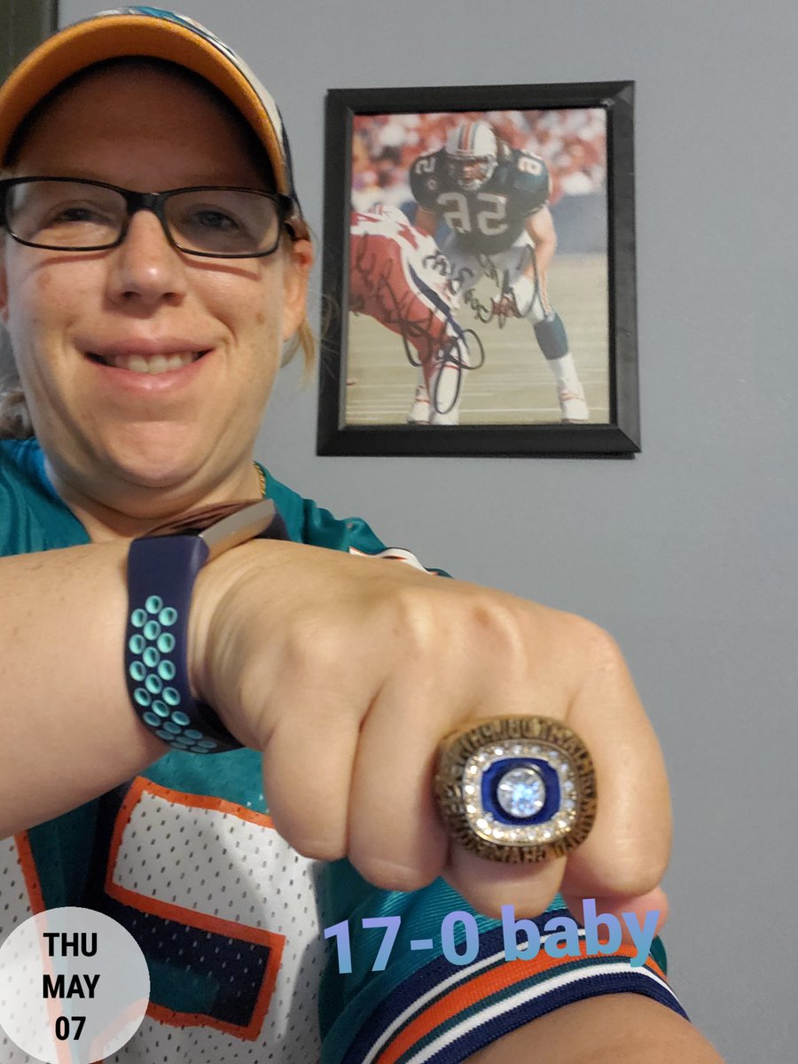 CynZCarrig's tweet photo. Its Team Spirit Thursday, so I had to represent my @MiamiDolphins #virtualsharkspirit #itsouryear #305 https://t.co/lxKx97ipYd