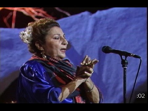 flamencoradio's tweet photo. La #cantaora #PepadeUtrera por #Bulerías, acompañada a la #guitarra de #DiegoeldelPerrate y #ManueldePalma, en el Programa "Flamenco plató: nuestro flamenco" .
9 de septiembre de 1989, @canalsur
▶ https://t.co/r1g5eaBRyp https://t.co/HqHwNhaZ0H