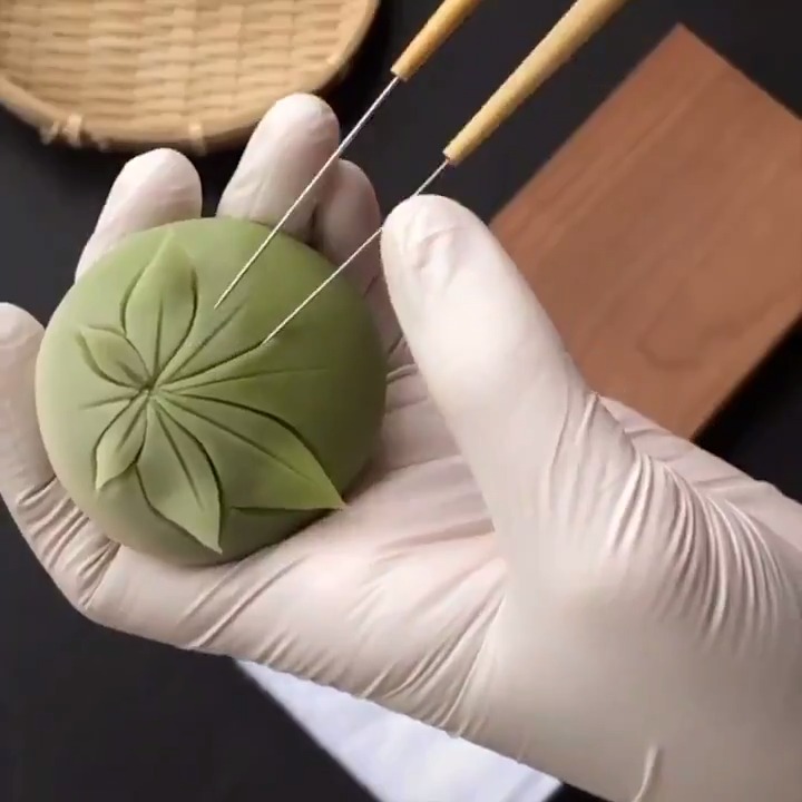 まるで工芸品のよう？日本の和菓子に施された細工が美しい!