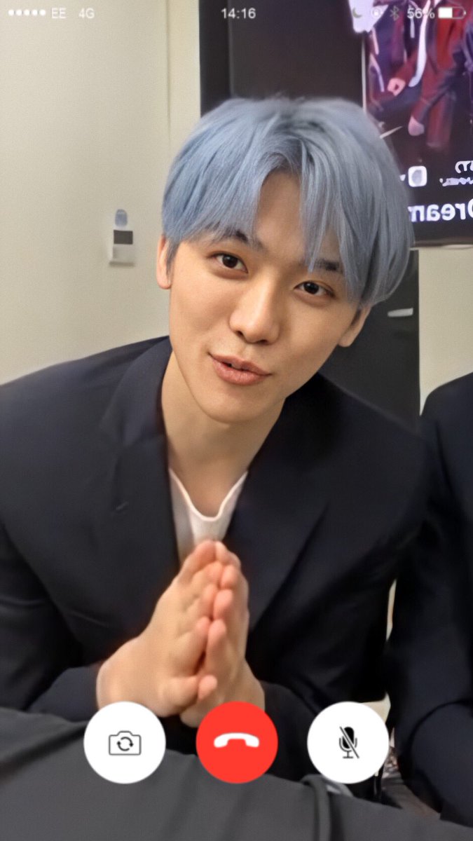 กำลังวิดิโอคอลอยู่กับแฟนแล้วแม่เดินผ่าน