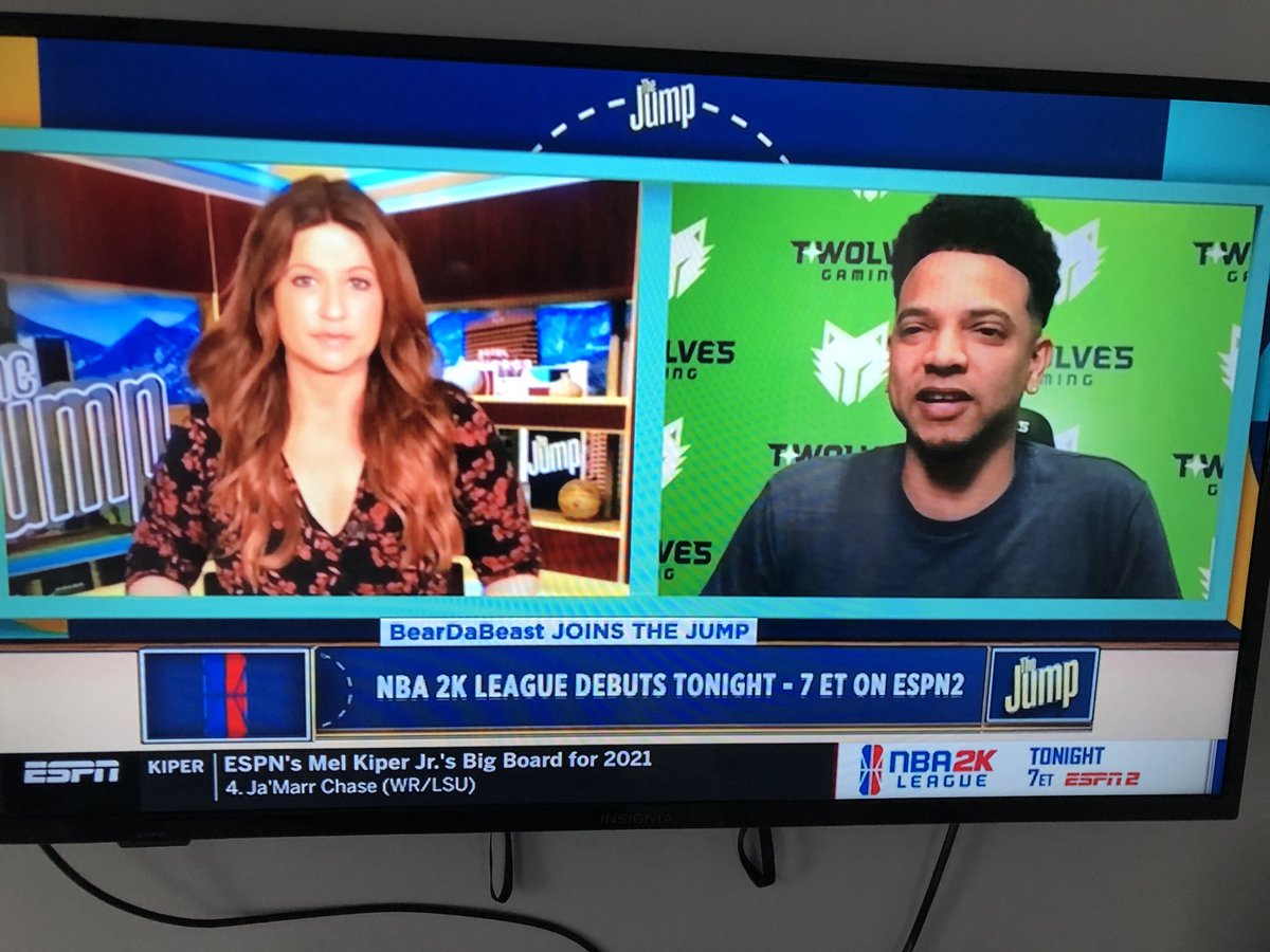 2KLeagueMD's tweet image. Can’t wait for tonight’s games of the ⁦@NBA2KLeague⁩.  Huge week so far that was kicked off by ⁦@BearDaBeast23⁩ on ⁦@ESPN⁩.  You were built for this moment Bear.  Love seeing our games on the scroll on ESPN now too.  #ThisIsNotAGame 💪